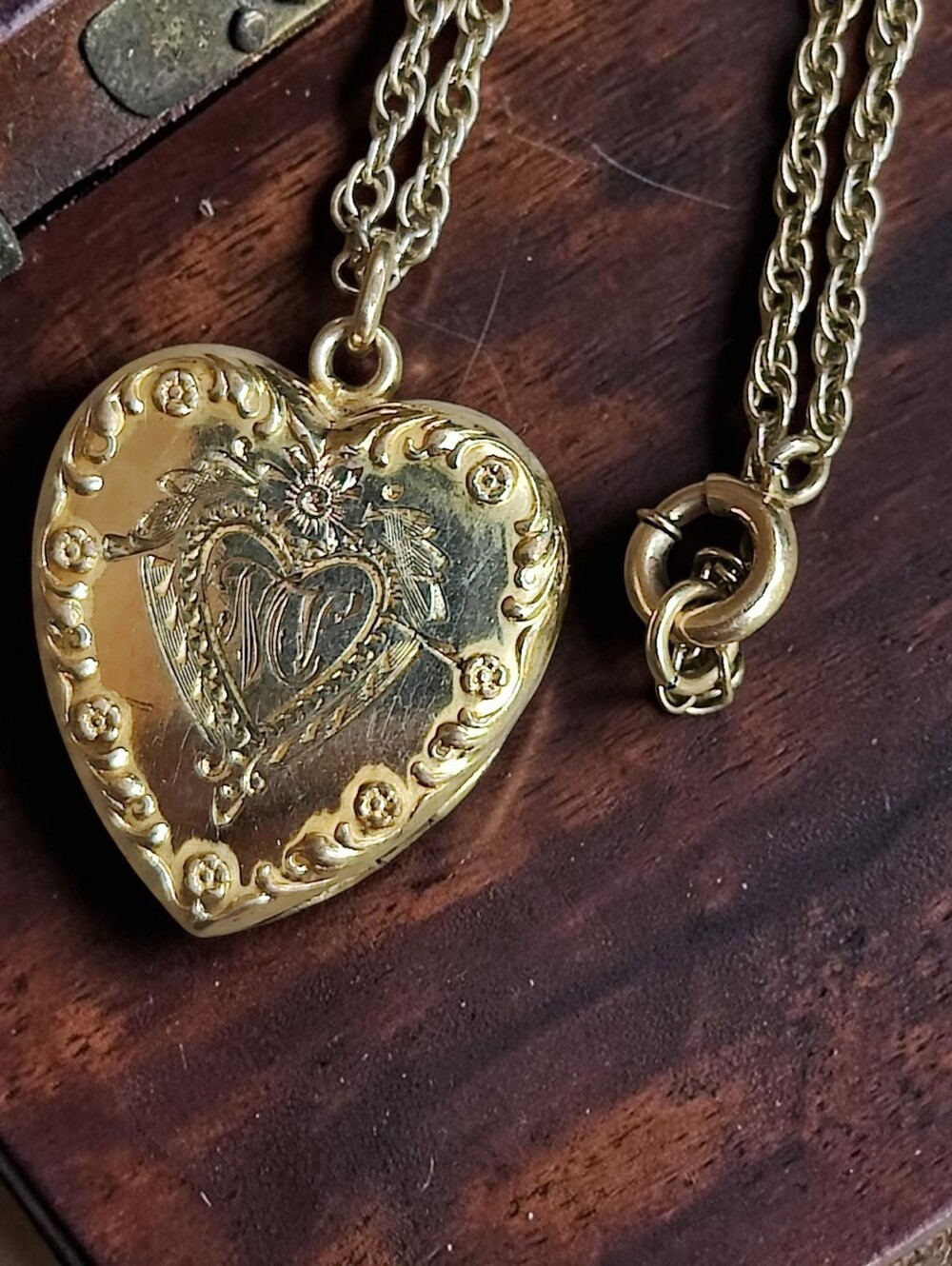 Antique Victorian Gold Filled Etched Heart Locket Necklace
